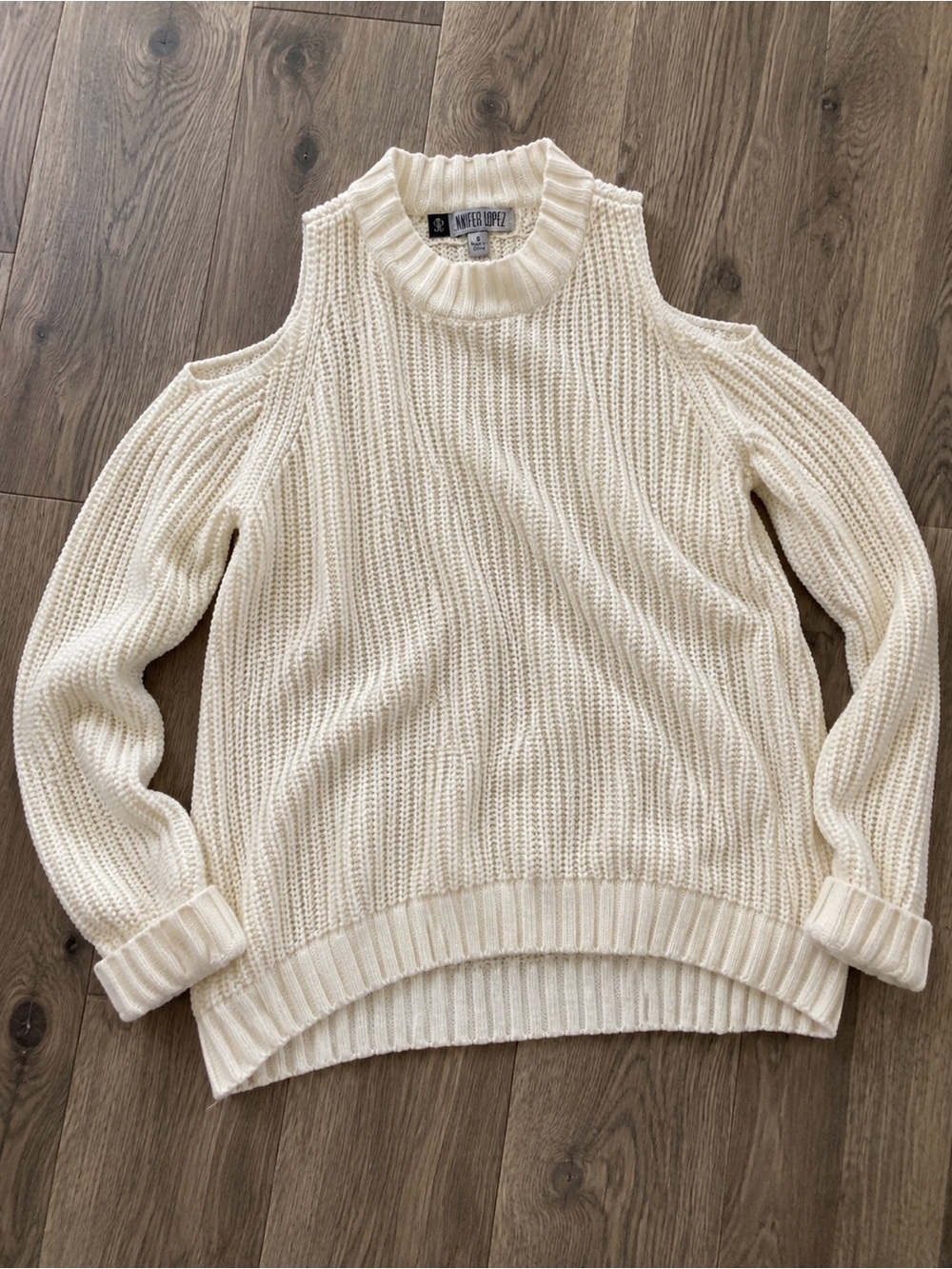 JENNIFER LOPEZ White Knit Cold Shoulder Sweater Small - Picture 2 of 4